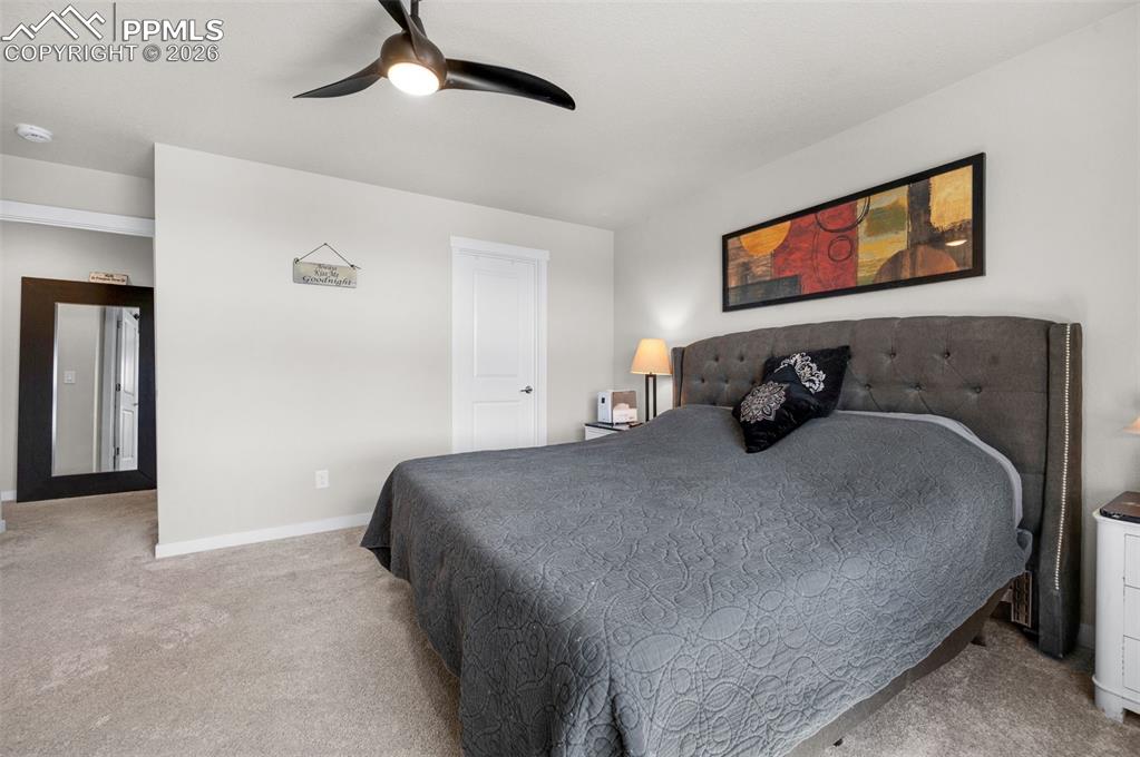 Image 19 of 33: Laundry