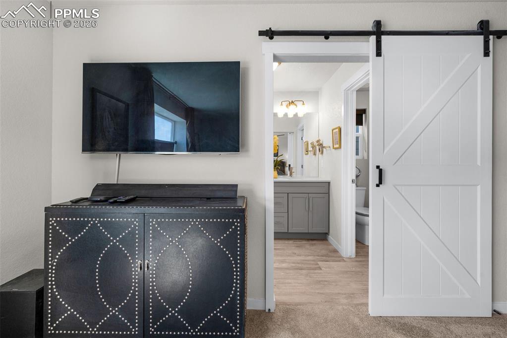 Image 20 of 33: Bedroom