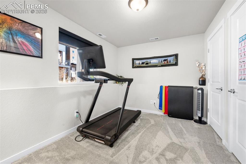 Image 26 of 33: Bedroom