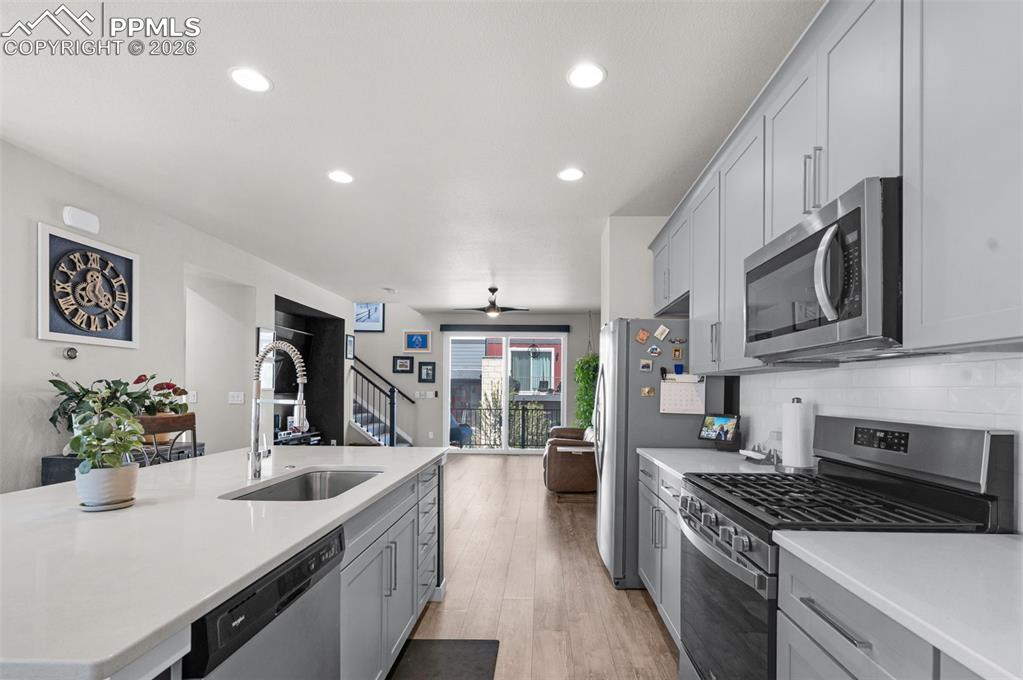 Image 5 of 33: Seller