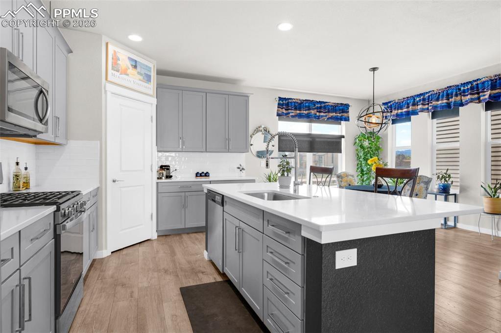 Image 6 of 33: Kitchen