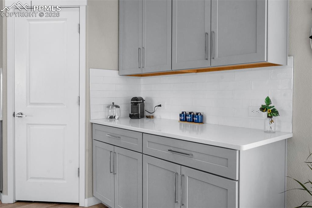 Image 8 of 33: Kitchen