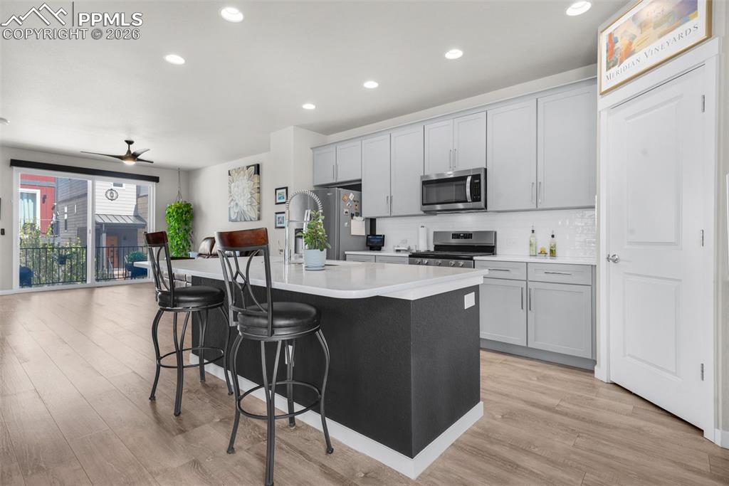 Image 9 of 33: Kitchen