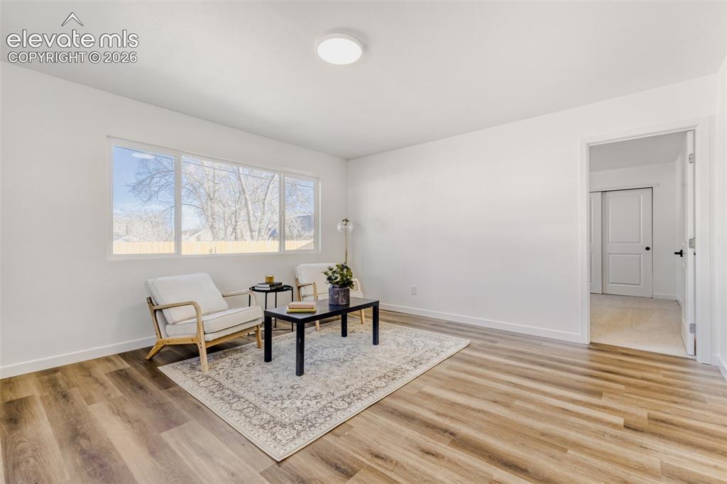 Image 16 of 29: Sitting Room