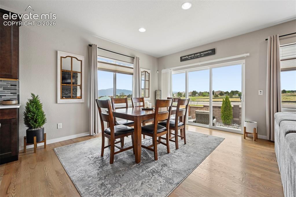 Image 13 of 50: Dining Area