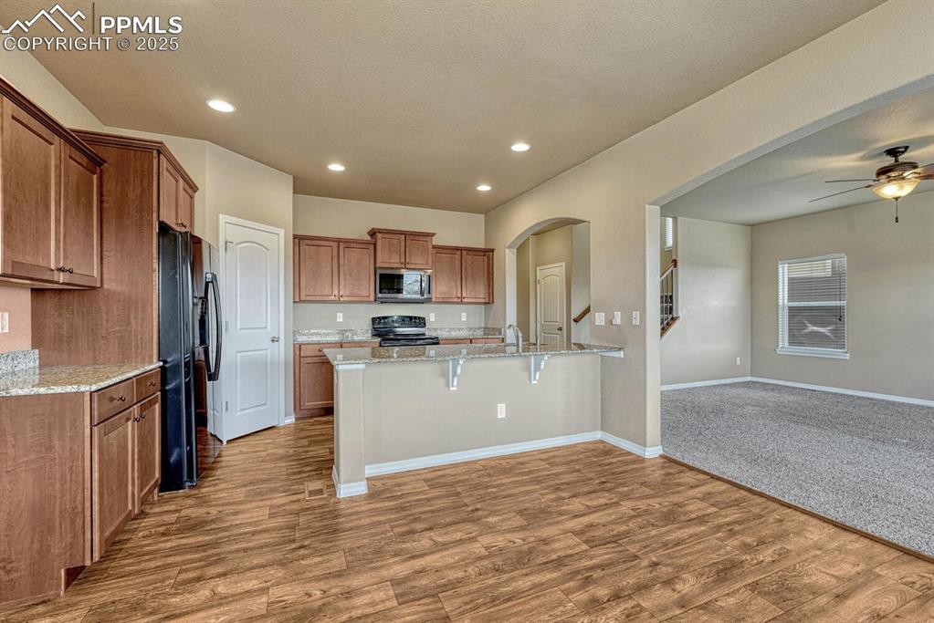 Image 41 of 50: Kitchen