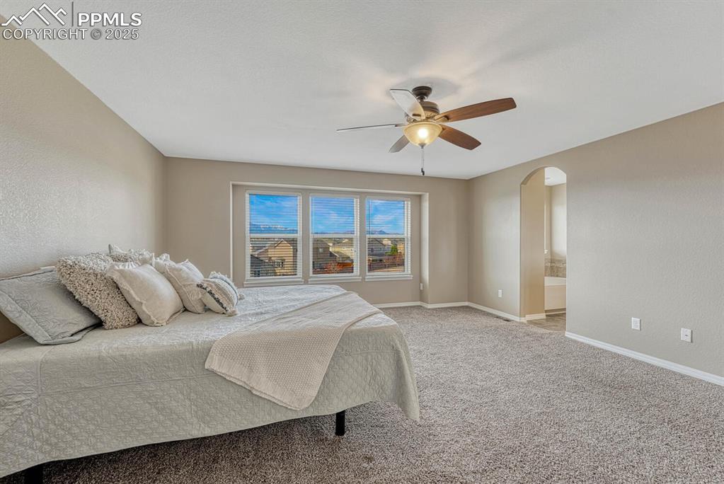 Image 46 of 50: Bedroom