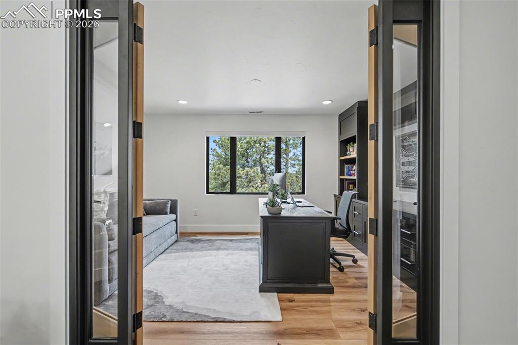 Image 25 of 50: No Description Available