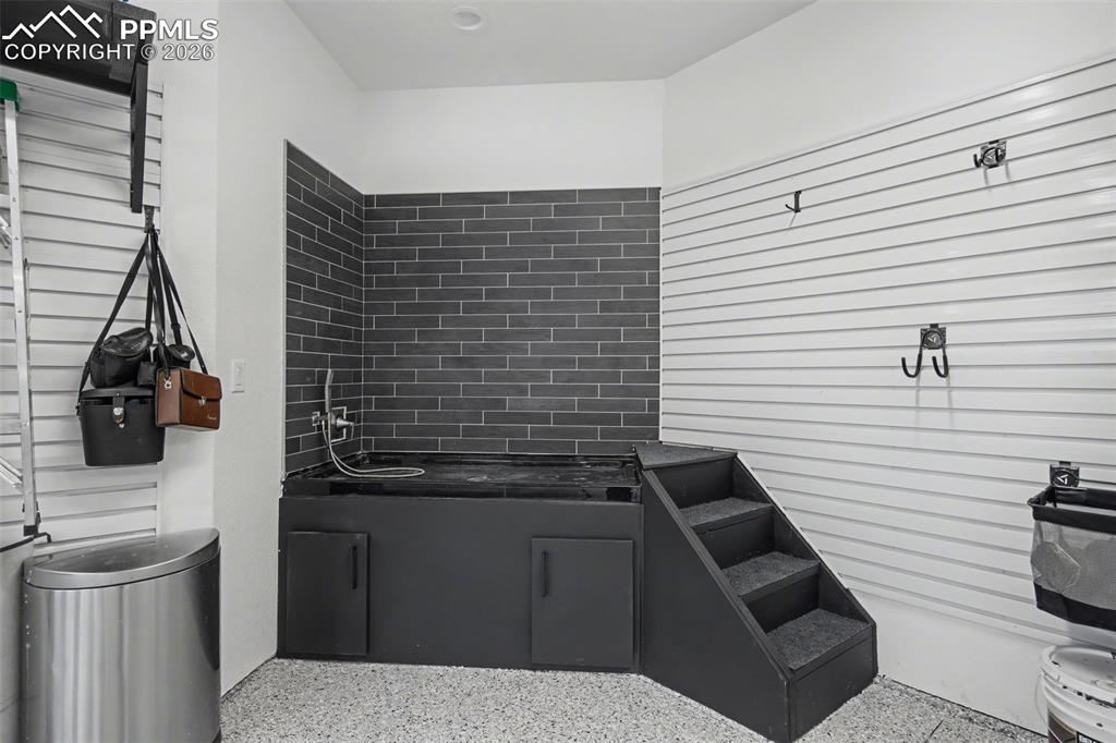 Image 42 of 50: No Description Available