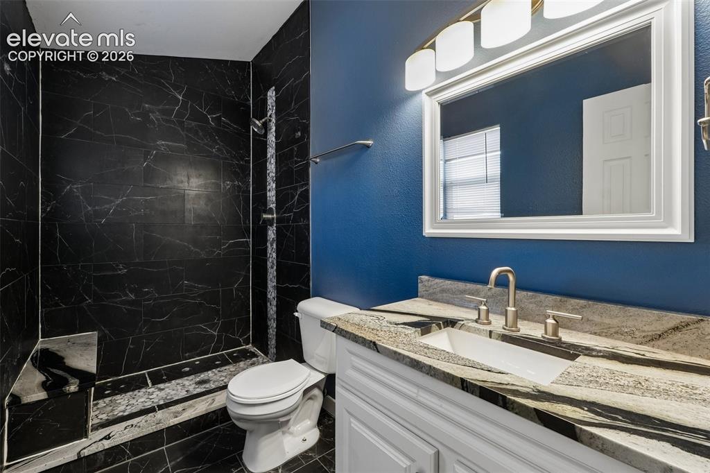 Image 12 of 30: Bathroom