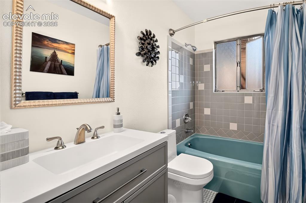 Image 32 of 49: Updated main level hall bath
