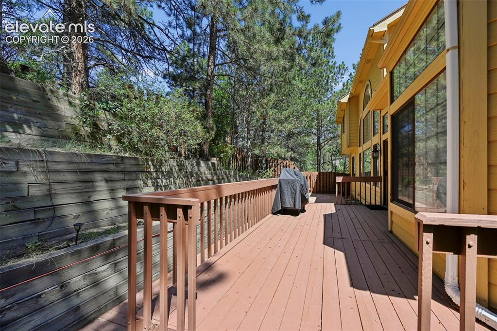 Image 2 of 50: Deck