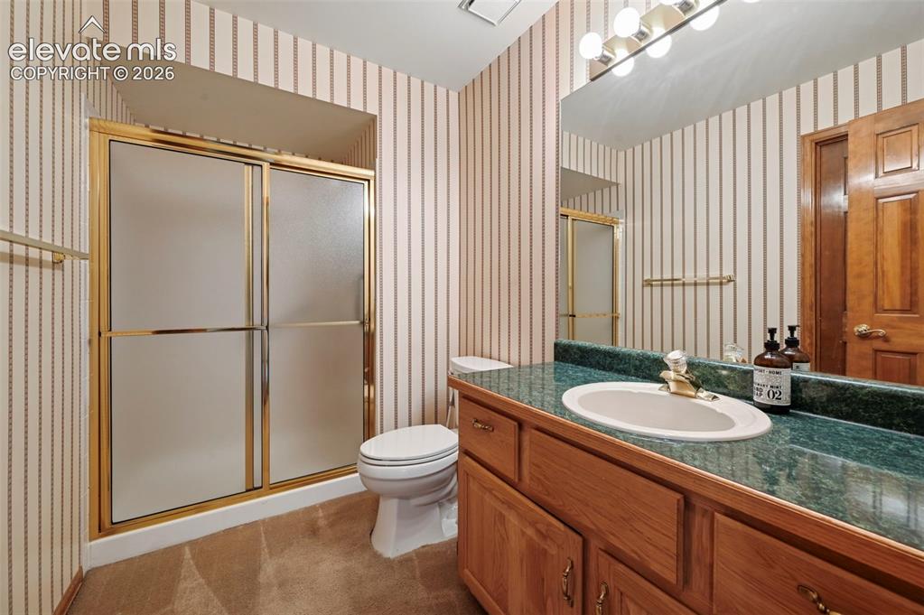 Image 9 of 50: Bathroom