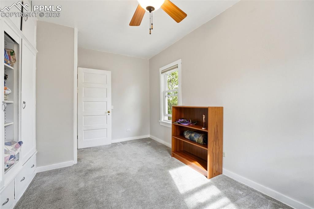 Image 14 of 44: Bedroom