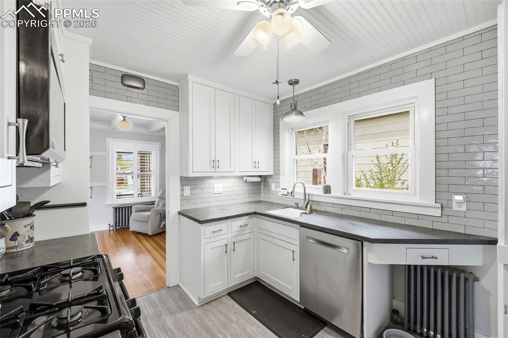 Image 2 of 44: Kitchen