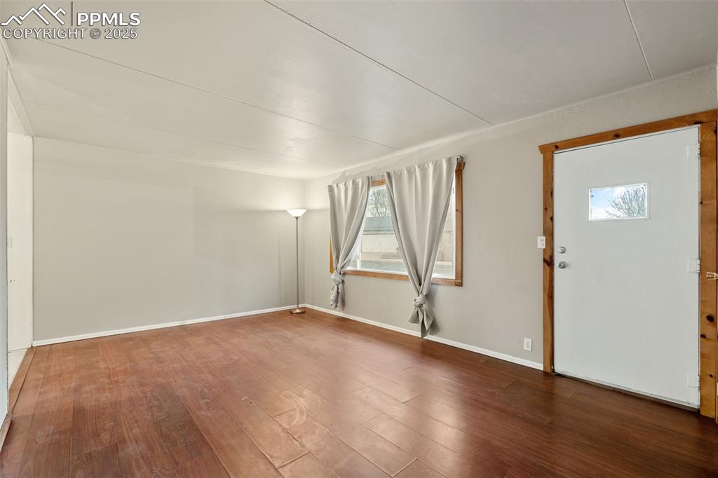 Image 10 of 41: Entry