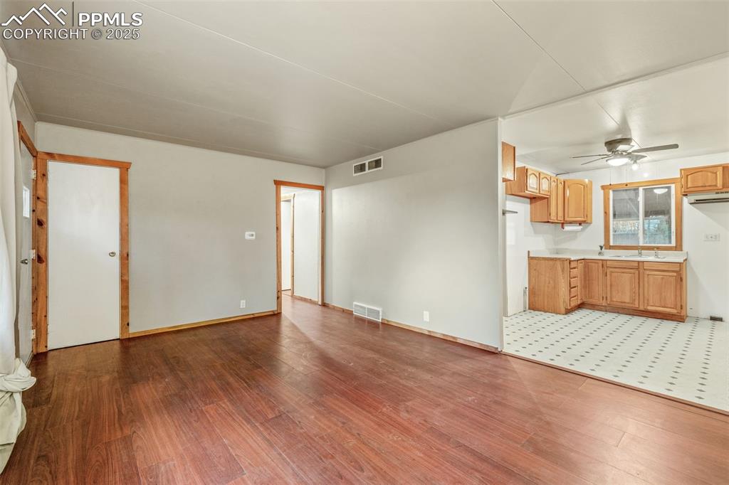 Image 13 of 41: Living Room