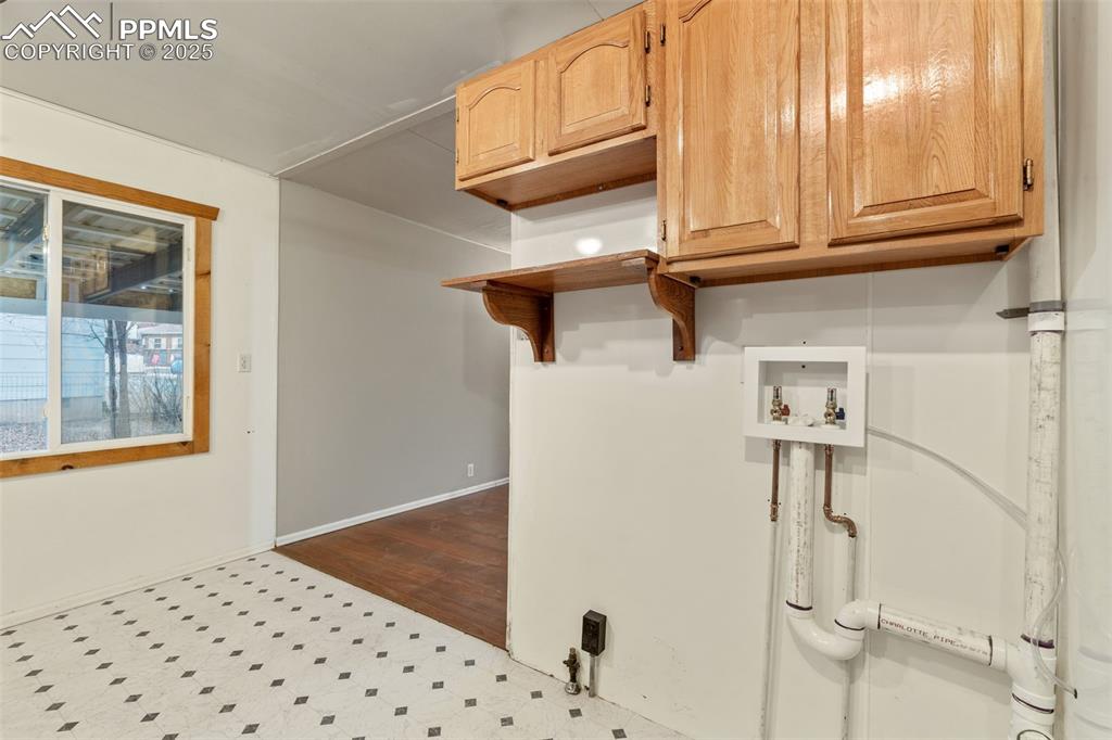 Image 19 of 41: Laundry