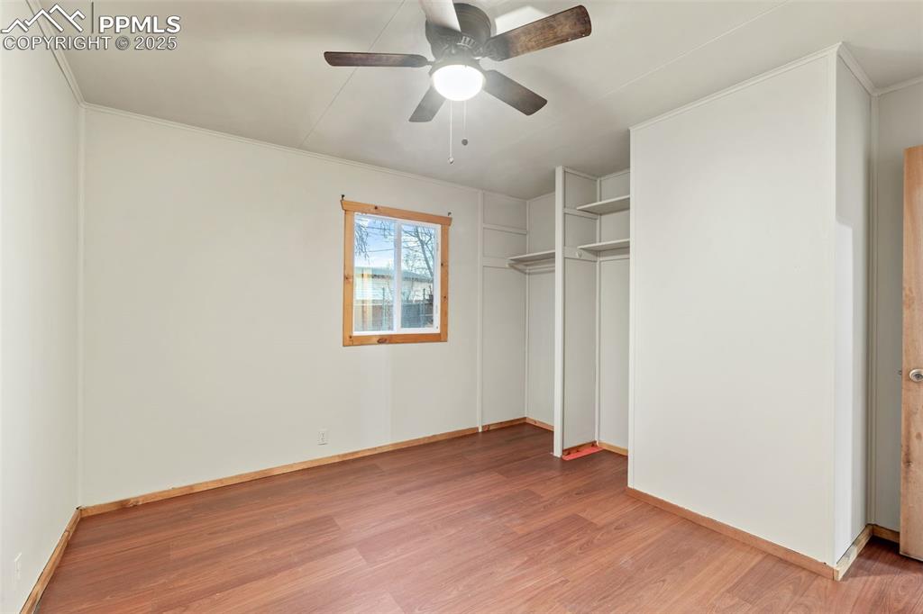 Image 28 of 41: Bedroom