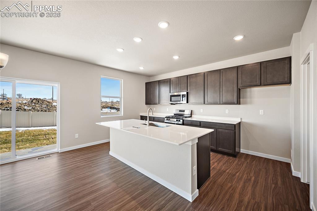 Image 14 of 39: Kitchen