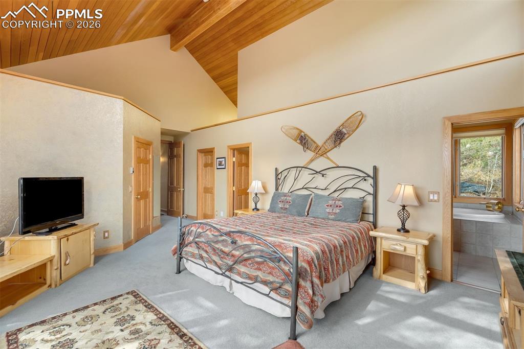 Image 12 of 50: Bedroom