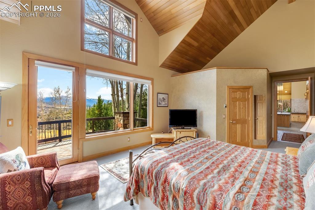 Image 13 of 50: Bedroom