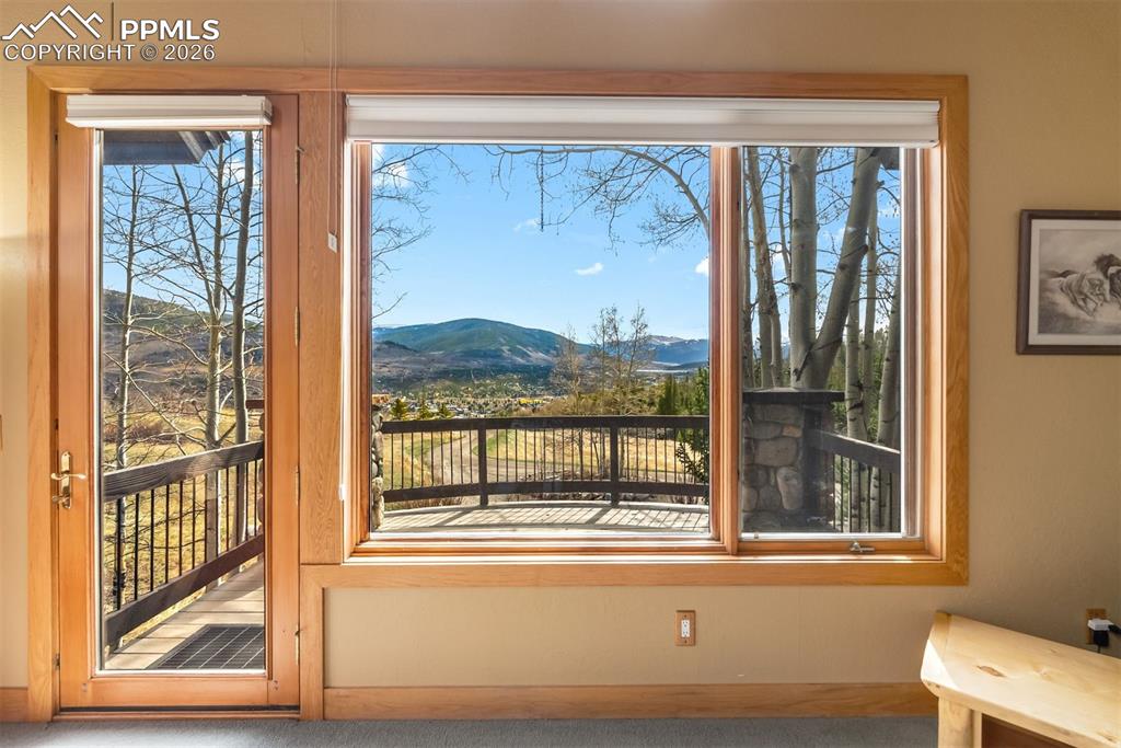 Image 14 of 50: Entry