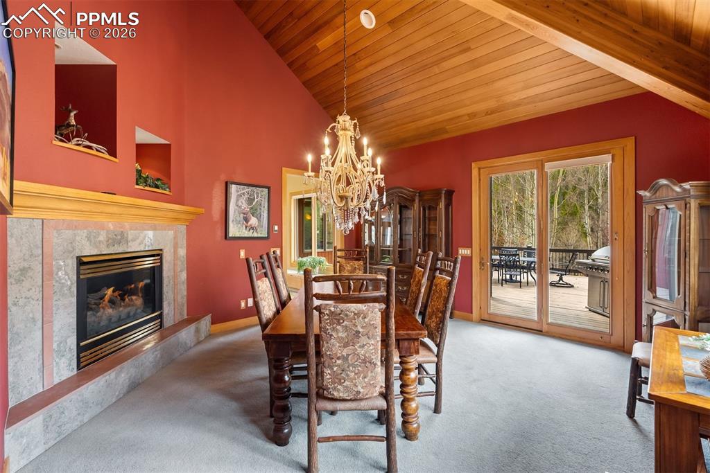 Image 21 of 50: Dining Area