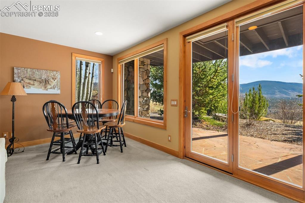 Image 26 of 50: Dining Area