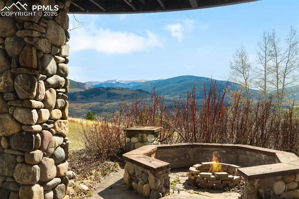 Image 27 of 50: View