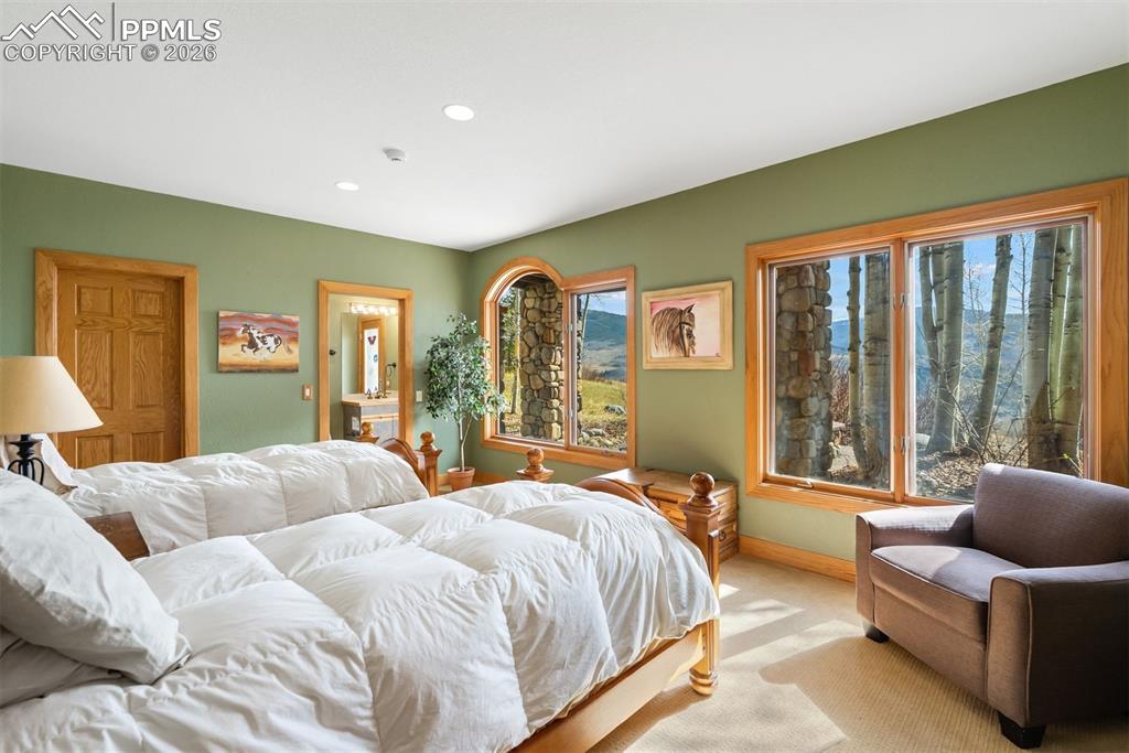 Image 29 of 50: Bedroom