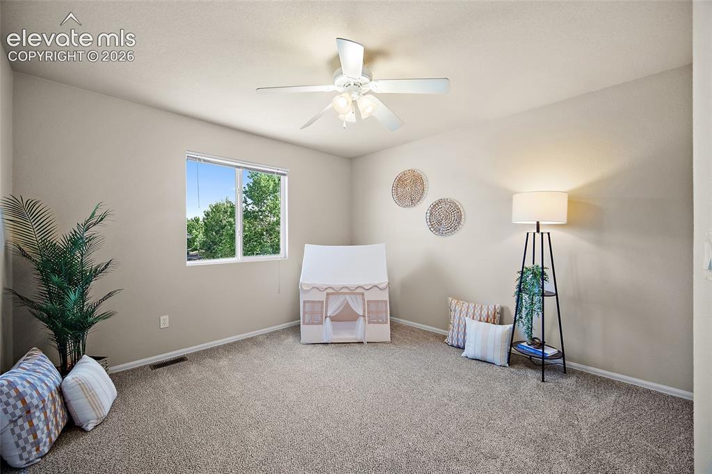 Image 16 of 24: Sitting Room