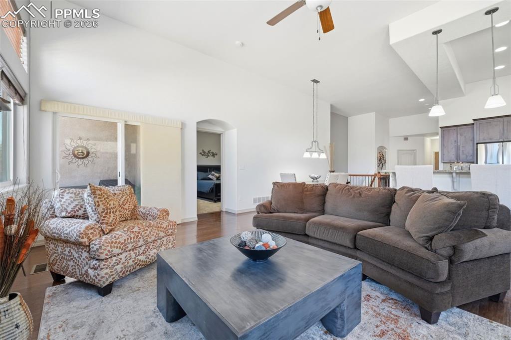 Image 10 of 50: Living Room