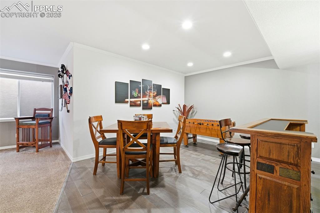 Image 30 of 50: Dining Area