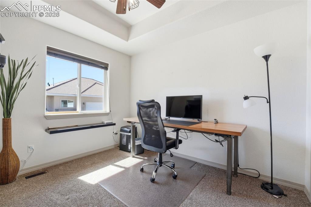 Image 4 of 50: Office