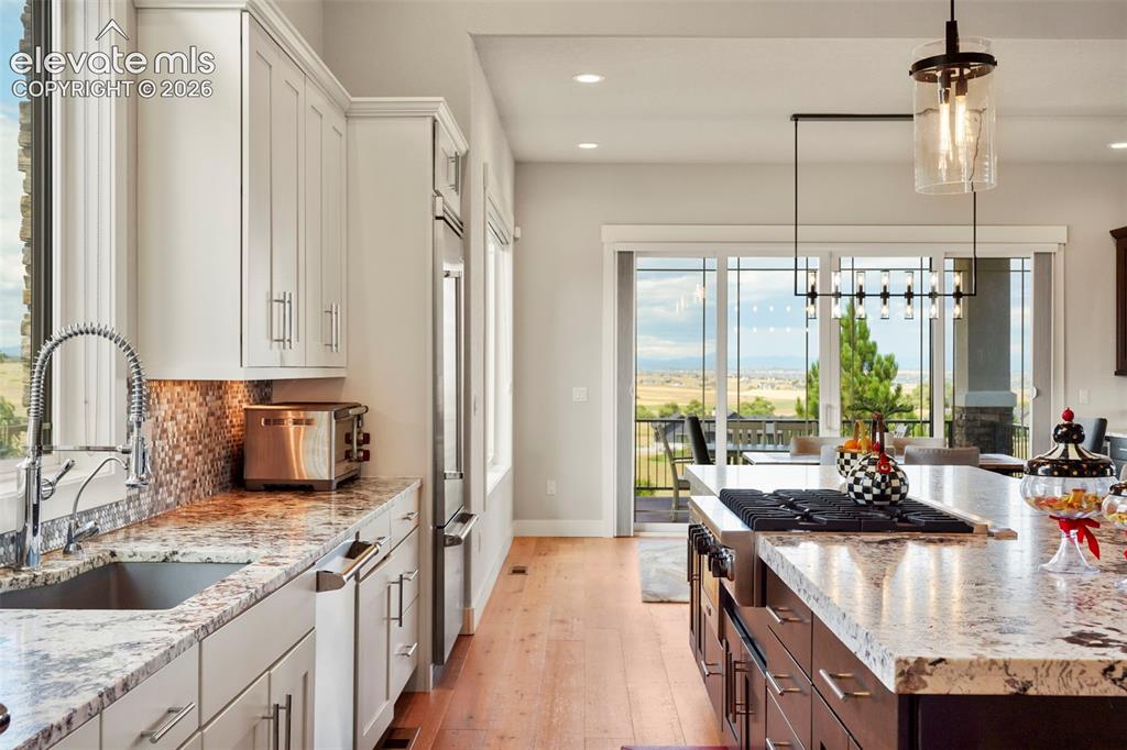 Image 11 of 43: Kitchen