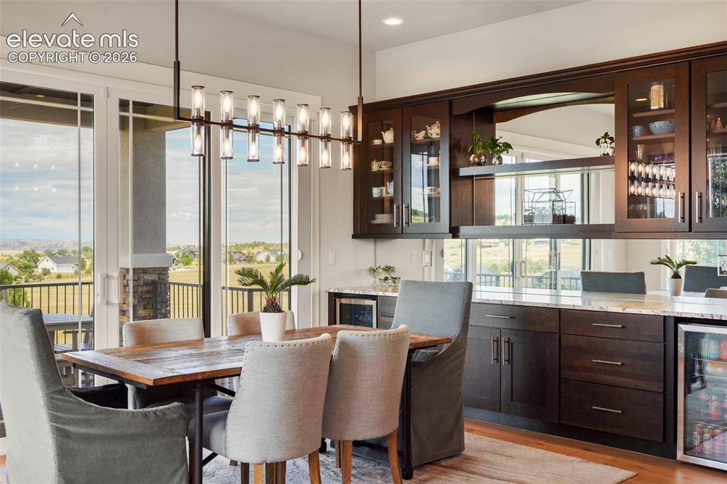 Image 13 of 43: Dining Area