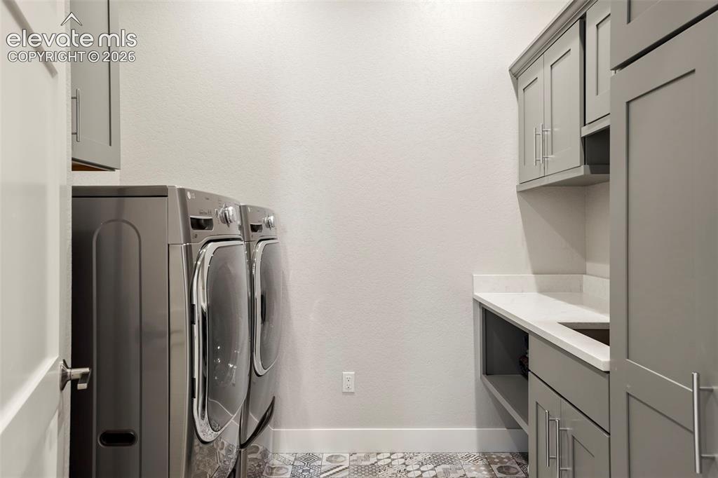 Image 21 of 43: Laundry