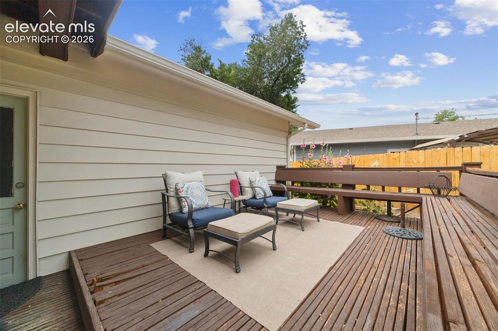 Image 40 of 46: Deck