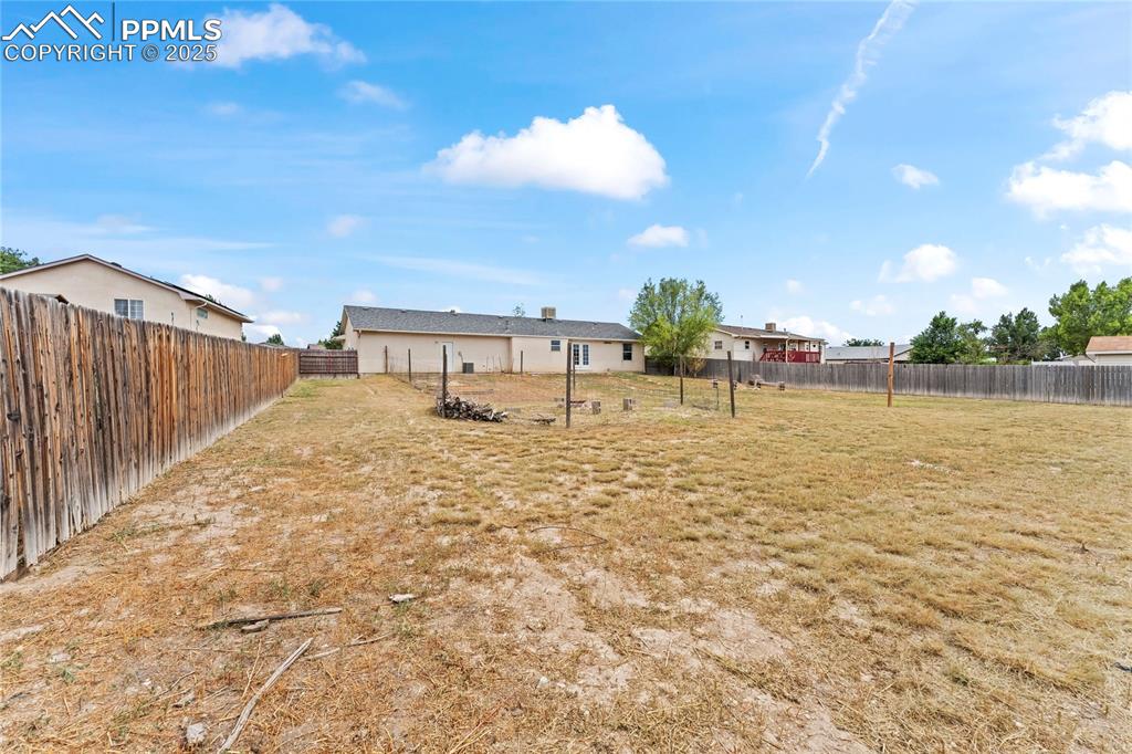 Image 29 of 29: Yard