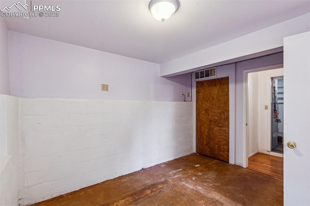 Image 18 of 29: This could be used as a bedroom, gym, etc.