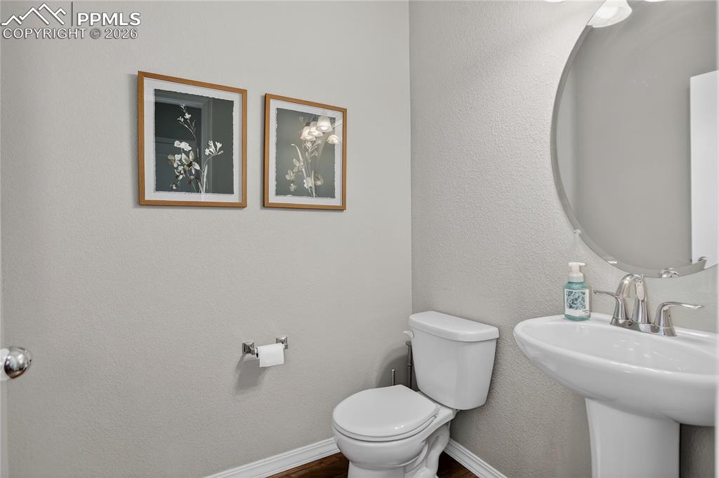 Image 17 of 25: Bathroom