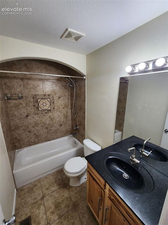 Image 12 of 26: Bathroom