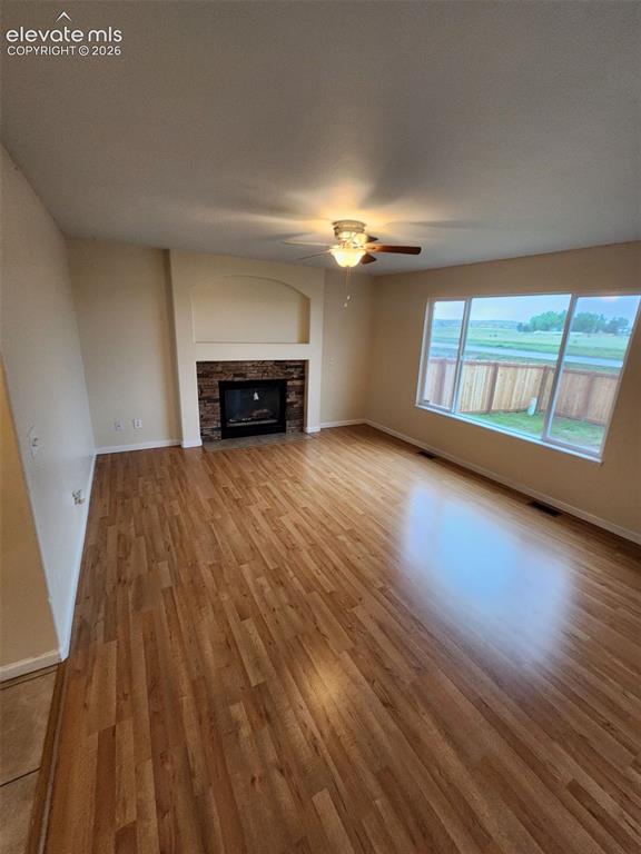 Image 6 of 26: Living Room