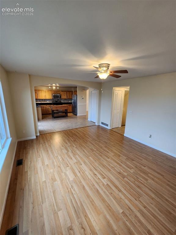 Image 7 of 26: Living Room