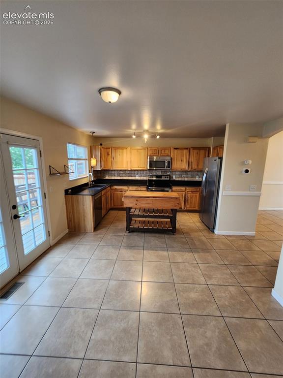 Image 8 of 26: Kitchen