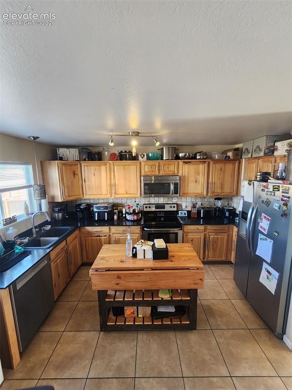 Image 9 of 26: Kitchen
