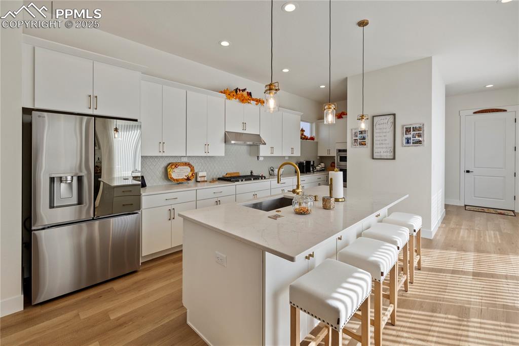 Image 11 of 50: Kitchen