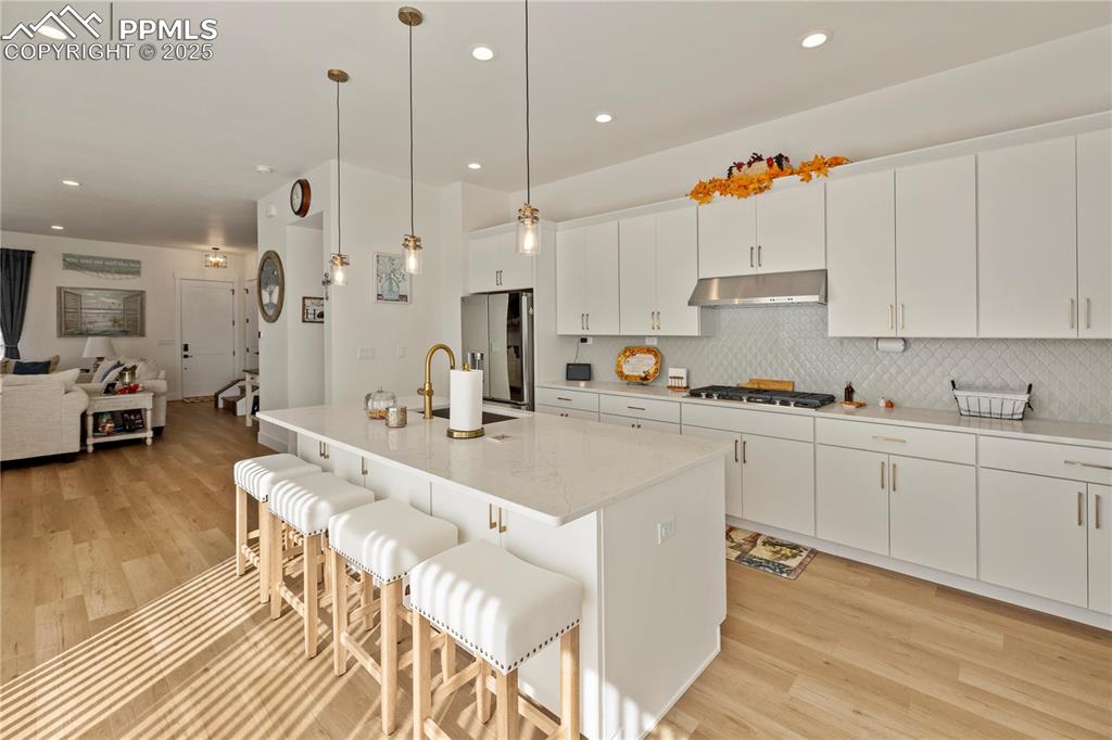 Image 14 of 50: Kitchen