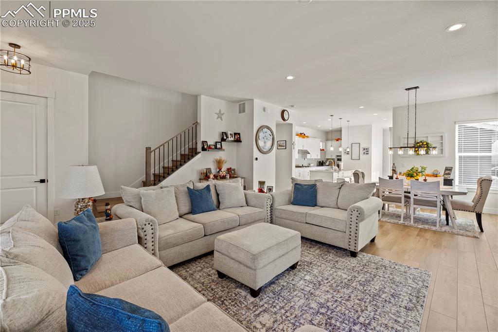 Image 3 of 50: Living Room